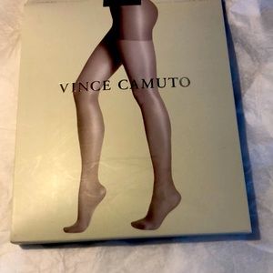 Vince Camuto. Panty enhanced toe hosiery